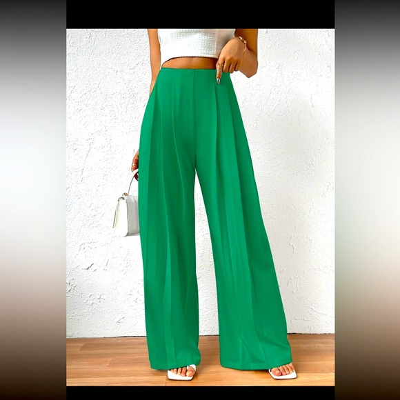 High-Waist - Wide-Leg Pants in Luxurious Green - NWT - Picture 1 of 9